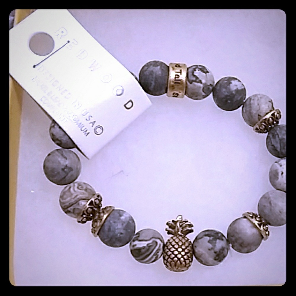 Grey breaded stretch bracelet. NWT